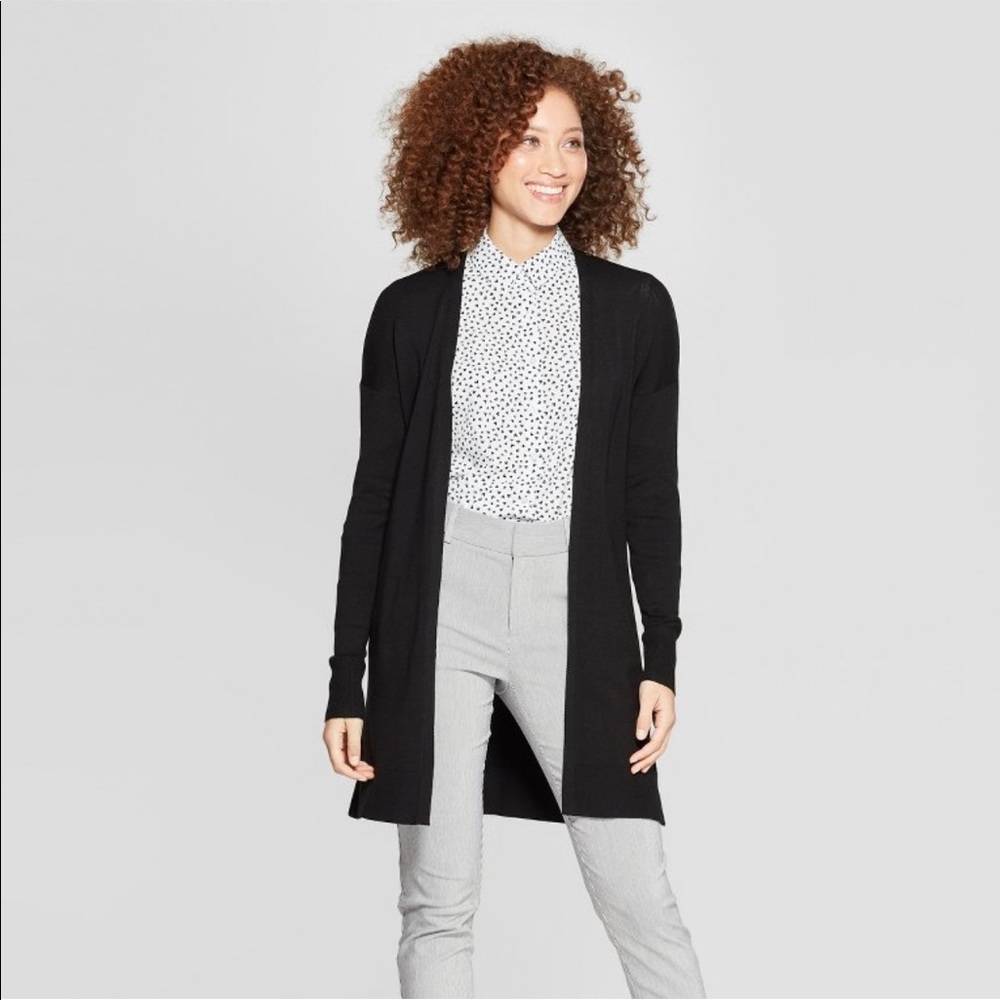 *Never Worn* Black Cardigan Sweater